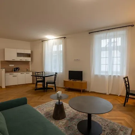 Latran 98 By Lh Aparthotel Cesky Krumlov