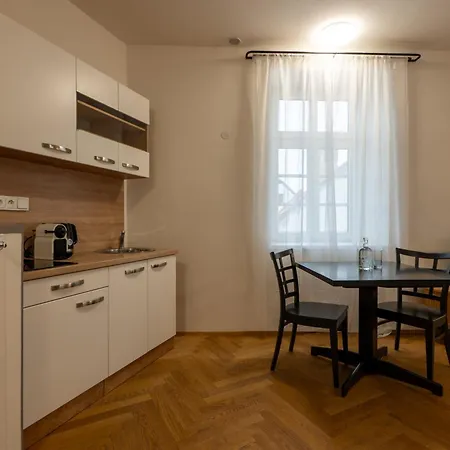Aparthotel Latran 98 By Lh