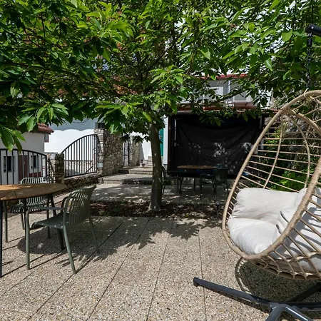Aparthotel Latran 98 By Lh Cesky Krumlov