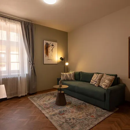 Aparthotel Latran 98 By Lh